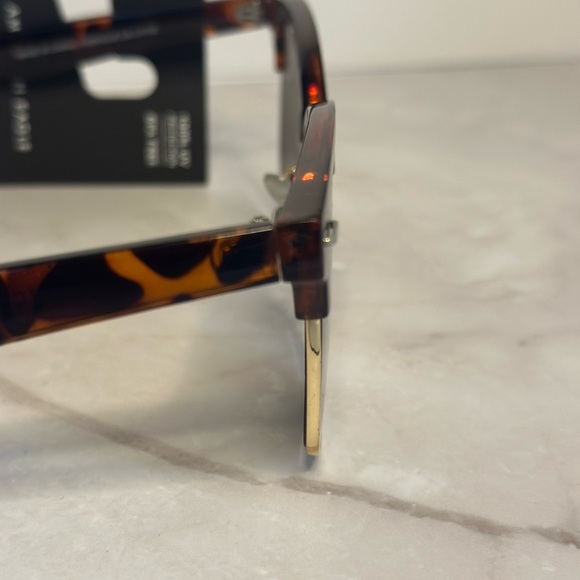 American Eagle Tortoiseshell & Gold Sunglasses NWT - Picture 2 of 4